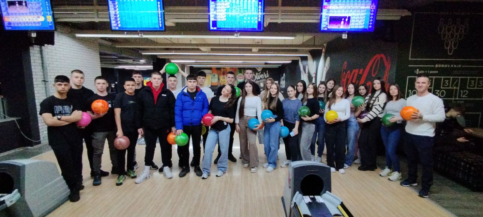 Забавно куглање